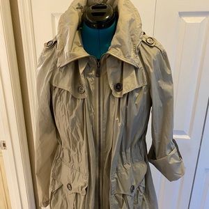 Burberry Beige Tan Wind Breaker XL